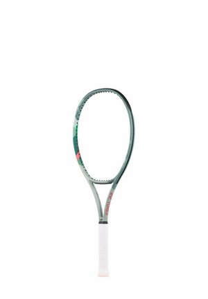 Racchetta da tennis con telaio verde e bianco, testa ovale, impugnatura bianca testurizzata e marchio rosso. Design leggero e aerodinamico.