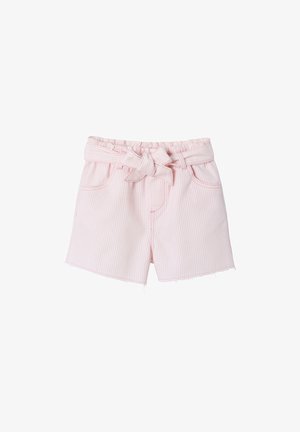 Hellrosa gestreifte Shorts mit Paperbag-Taille und gebundenem Stoffgürtel, mit Fronttaschen und unversäuberten Saumkanten.