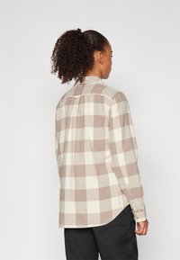 Fjällräven ÖVIK HEAVY SHIRT - Camicia - fog/chalk white