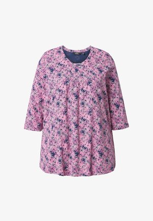 Floral tuniekshirt met driekwartmouwen; marineblauwe achtergrond met roze bladeren; zachte stof met een ontspannen pasvorm en een ronde halslijn.