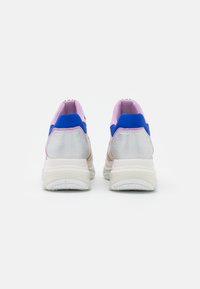 Bronx Trainers - off-white