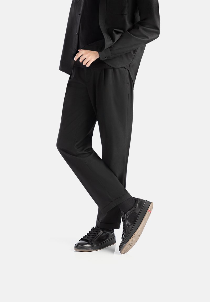 Lloyd BLACKWELL czarny