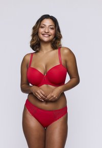 Unselected, true red