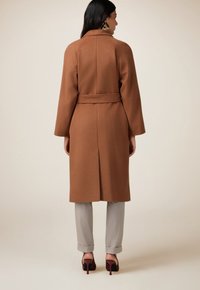 Oltre LUNGO CON CINTURA - Mantel - marrone