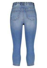 Un pantalon en denim bleu clair, cropped, avec une taille élastique, deux poches arrière et une coupe ajustée avec une jambe fuselée.
