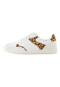Unselected, new white leopard