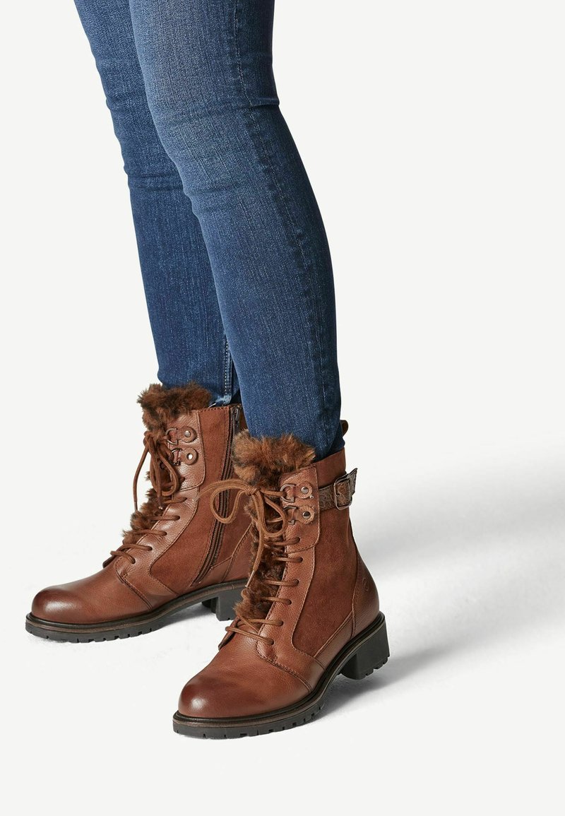 bottes tamaris cognac