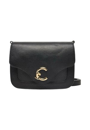 Sac bandoulière en cuir noir texturé avec une fermeture incurvée dorée et une sangle fine réglable.