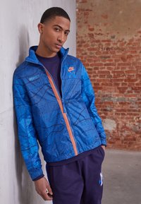 Não selecionado, dark blue