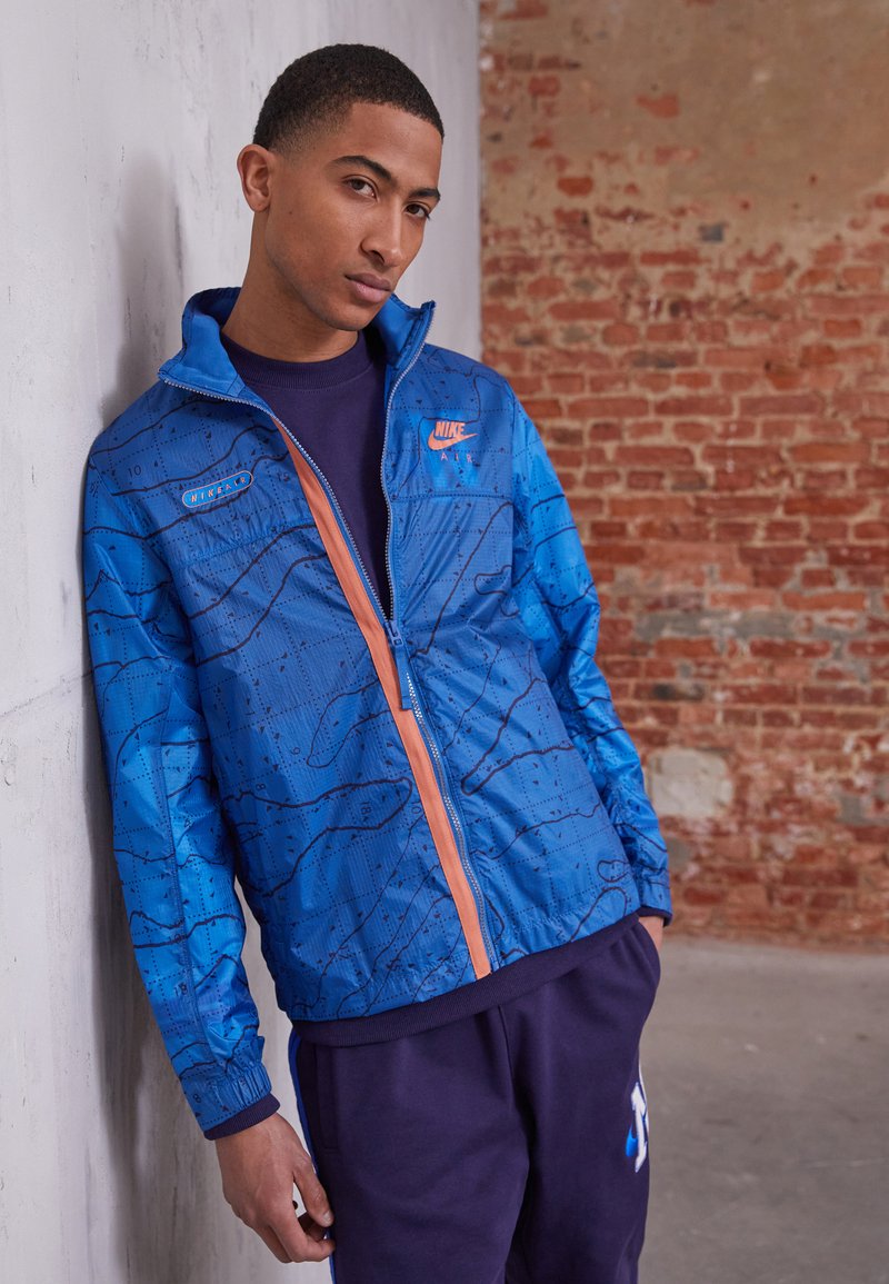 Nike Sportswear Corta-vento - dark blue