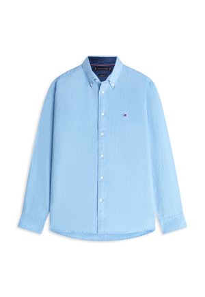 Lichtblauw overhemd met lange mouwen, knoopsluiting en een knoopkraag, met een klein geborduurd logo op de linkerborst.