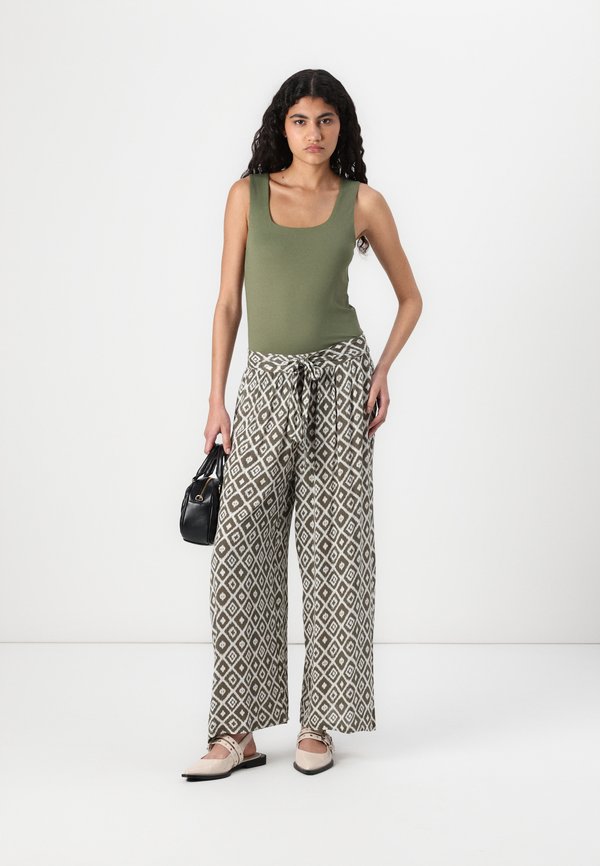 ONLPAKJA LIFE BELT PANTS - Trousers3