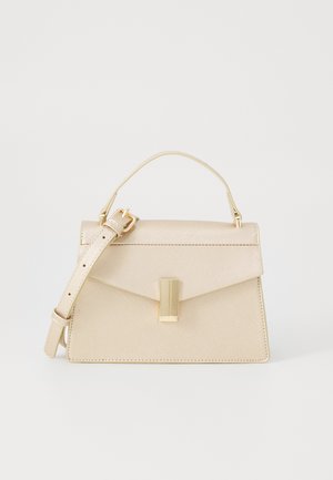 Beige strukturert håndveske med en jevn tekstur, rektangulær form, topphåndtak og avtakbar stropp. Har en glitrende lås i gullfarge.