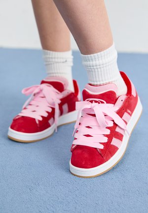 CAMPUS 00S DOUBLE W - Skeitborda apavi - better scarlet/clear pink/white