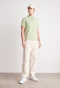 GANT REGULAR FIT - Bluză polo - milky matcha