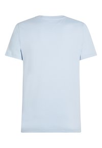 Schlichtes hellblaues T-Shirt mit kurzen Ärmeln und Rundhalsausschnitt, von hinten vor weißem Hintergrund gezeigt.