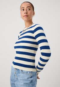 Vero Moda Petite VMCHILI O NECK STRIPE - Džemperis - birch/navy