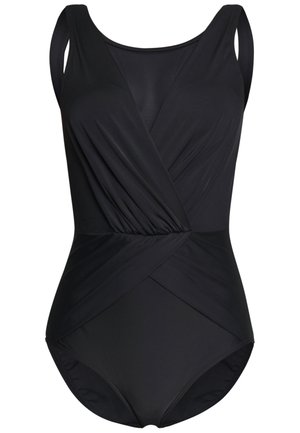 Bañador negro de una sola pieza, hecho de una tela suave, que presenta un diseño envolvente, tirantes anchos y detalles fruncidos en la cintura para un ajuste favorecedor.