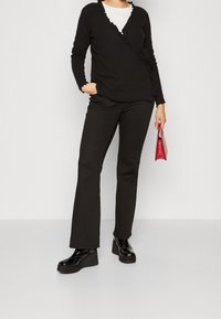 Vero Moda Curve Jean flare - black