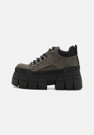 GOSPHER HIKE  - Platform bokacsizmák - dark grey