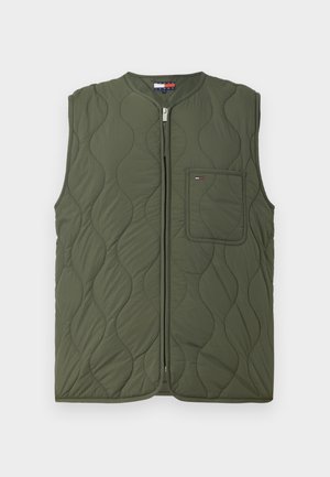 Gequilted groene vest met een hoge hals en een ritssluiting aan de voorkant. Heeft één borstzak en een gladde textuur.