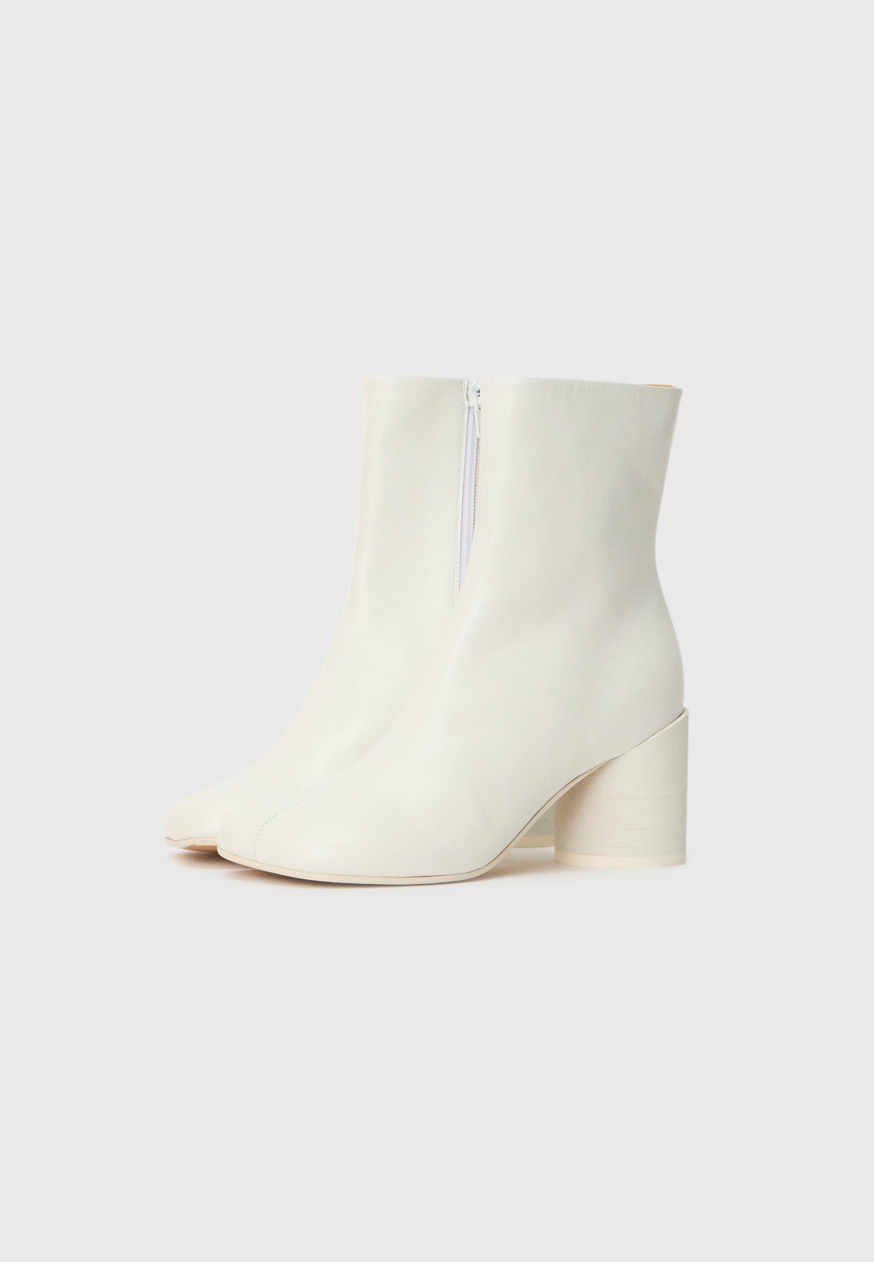 m*y様 【MM6】WHITE side ZIP ankle-BOOTS m*y様 【MM6】WHITE side ZIP ankle-BOOTS m*y様 【MM6】WHITE