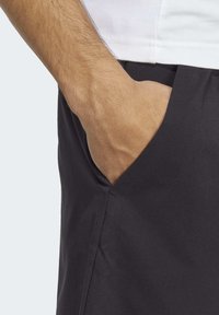 adidas Sportswear AEROREADY ESSENTIALS CHELSEA LINEAR LOGO - Shorts - black