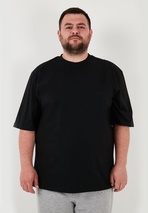 PLUS SIZE - Basic T-shirt - black