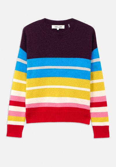 Maglione a maglia con strisce orizzontali in viola, blu, giallo, rosa e rosso. Collo e orlo a costine. Texture morbida, design casual.
