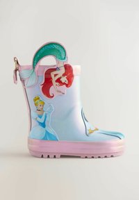 Barns pastelblå og lyserøde gummistøvler med Disney-prinsesserne Ariel, Askepot og Jasmine i farverige illustrationer.