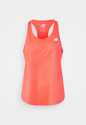 Débardeur de sport sans manches corail avec dos nageur et logo New Balance blanc sur la poitrine et l'encolure, taille small.