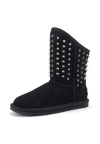 Crne antilopen čizme do gležnja s okruglim vrhom i čvrstim gumenenim potplatom. Srednji dio je ukrašen srebrnim metalnim zakovicama u uzorku.