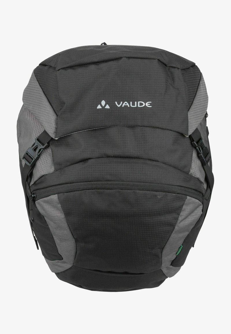 Zaino nero e grigio con un design tessurizzato, spallacci regolabili, pattina superiore e molteplici scomparti con zip. Logo VAUDE in evidenza.