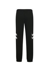 Sorte atletiske bukser med en strækbar talje, snævre manchetter og to hvide chevronskabeloner på siderne. Fremstillet af glat stof.