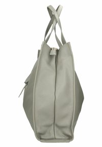 Szara skórzana torba na ramię z teksturowaną powierzchnią, otwarty górny kran i dwoma długimi uchwytami. Torba ma pojemne wnętrze i nieco usztywniony kształt.