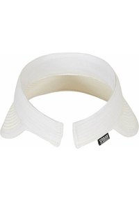 Valge puuvillane visor, millel on tekstureeritud disain, laia äärega, kontrastse sisekattega ja väike silt, millel on "Urban Classics" brändimine.