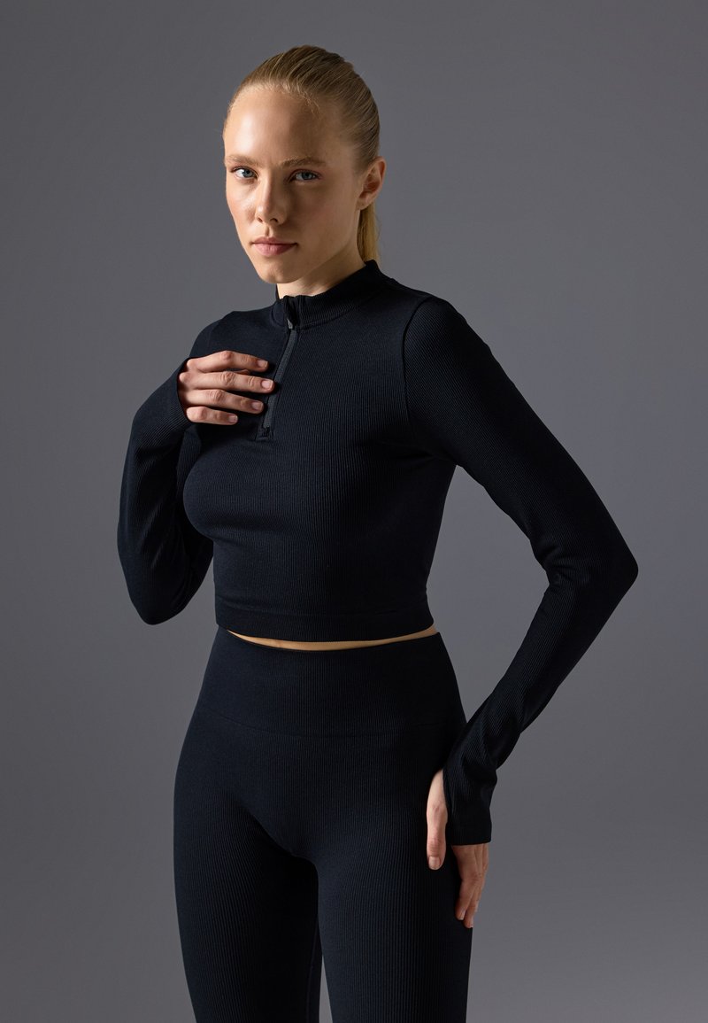 Even&Odd active - SEAMLESS LONGSLEEVE TOP - Pitkähihainen paita - black, Suurenna