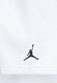 Jordan PATCH TEE - T-shirt basique - white