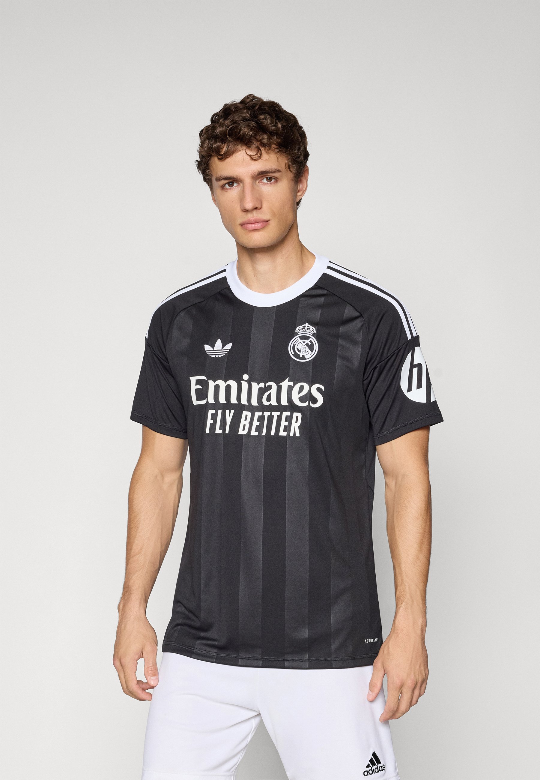 Maillot Domicile Real Madrid 2025/26 - Camiseta Jersey Football - Taille M