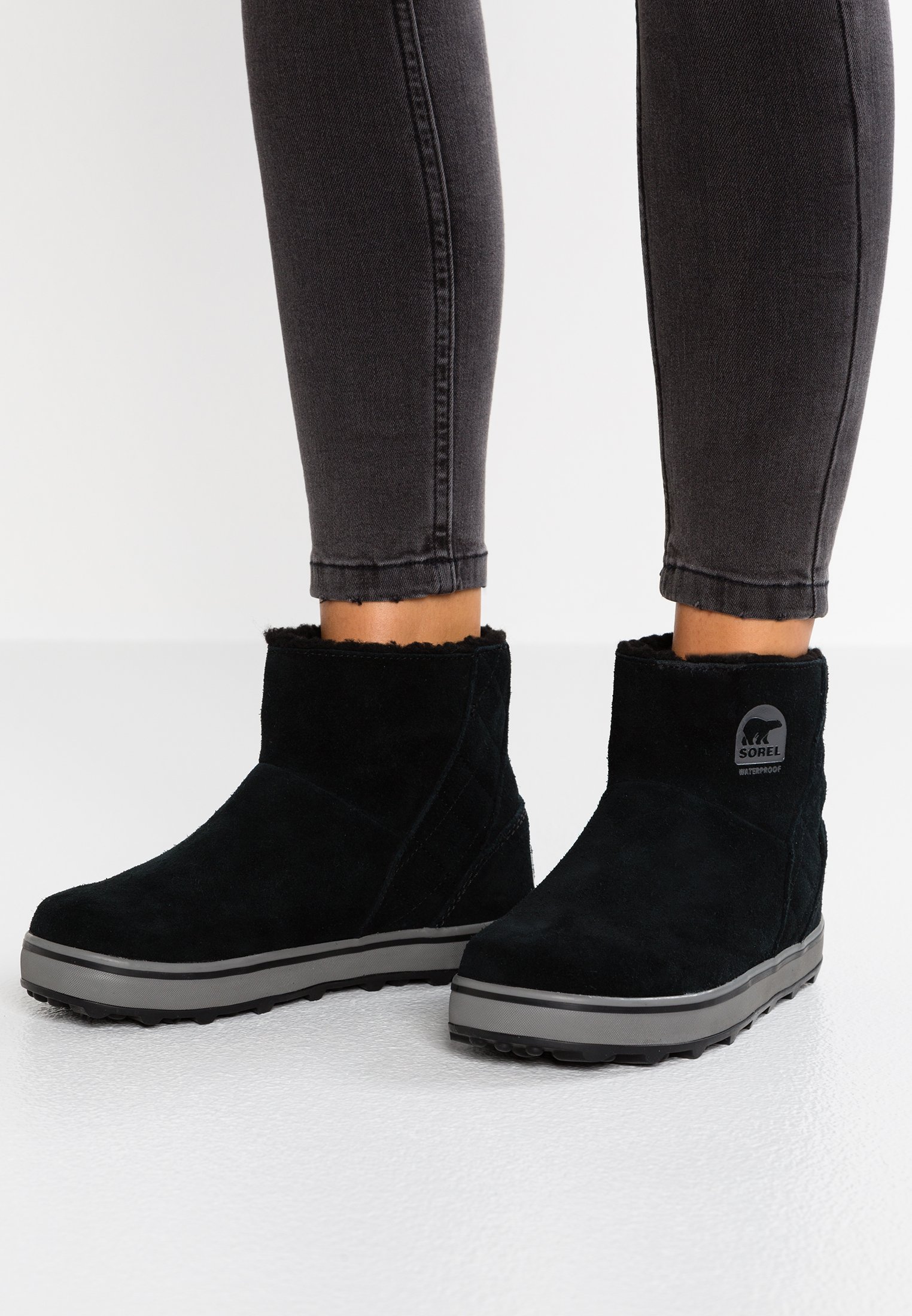 sorel glacy shorty