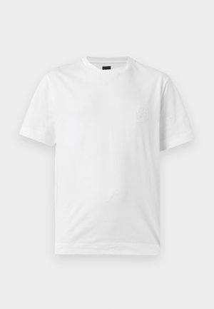 T-shirt blanc uni à manches courtes et col rond avec un petit logo embossé subtil sur la partie gauche de la poitrine.