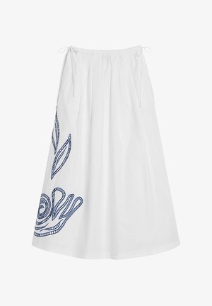 Biała bawełniana spódnica z niebieskimi dekoracyjnymi haftami liści i spirali. Zebrana elastyczna talia z regulowanymi troczkami. Gładka tekstura.