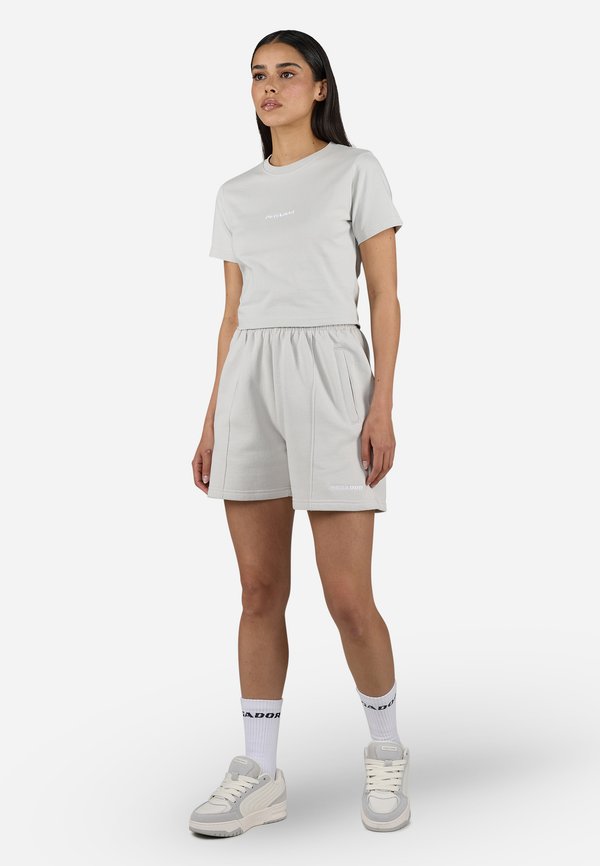 INES CROPPED BABY TEE - Basic T-shirt3