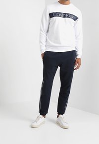 Calvin Klein Mikina - white