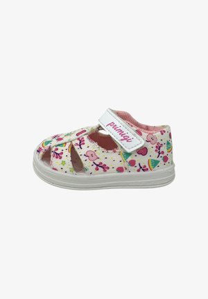 Sandalo bianco per bambino piccolo con motivi floreali e di frutta rosa, una fascia in velcro e una suola bianca.