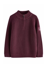 Pull en maille bordeaux avec un col montant et une demi-fermeture éclair, doté de poignets et d'ourlet côtelés, présentant un motif texturé.