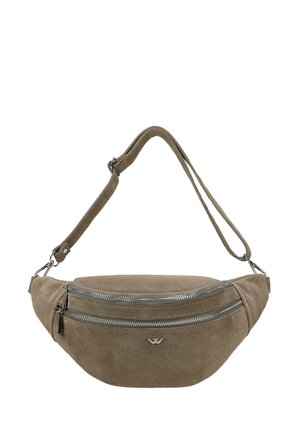 Brązowa zamszowa nerka z regulowanym paskiem i dwoma srebrnymi zamkami, z małym metalowym logo na przodzie.