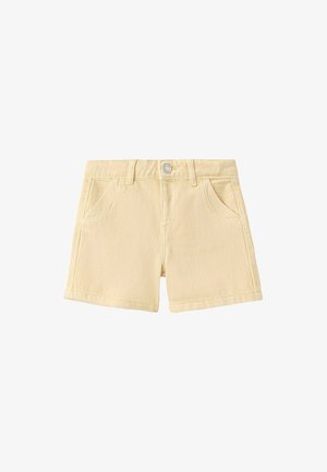 Beige bomuldsshorts med knap foran, bæltestropper og to forlommer, vist på en hvid baggrund.