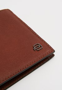 Piquadro SQUARE - Geldbörse - brown