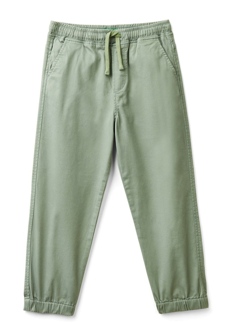 Světlé zelené kalhoty s elastickým pasem na šňůrku, dvěma bočními kapsami a staženými manžetami. Měkká, hladká textura s volným střihem.